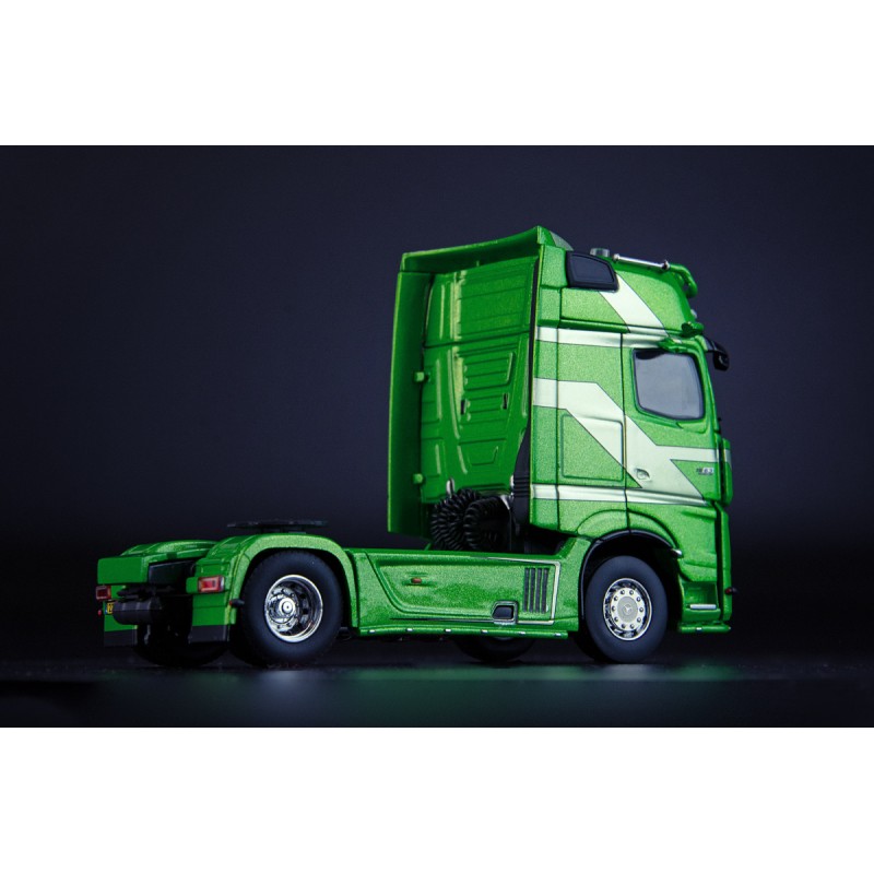 IMC Models 33-0170 Mercedes-Benz Actros GigaSpace 4x2 Prime Mover - Robin Eriks - 1:50